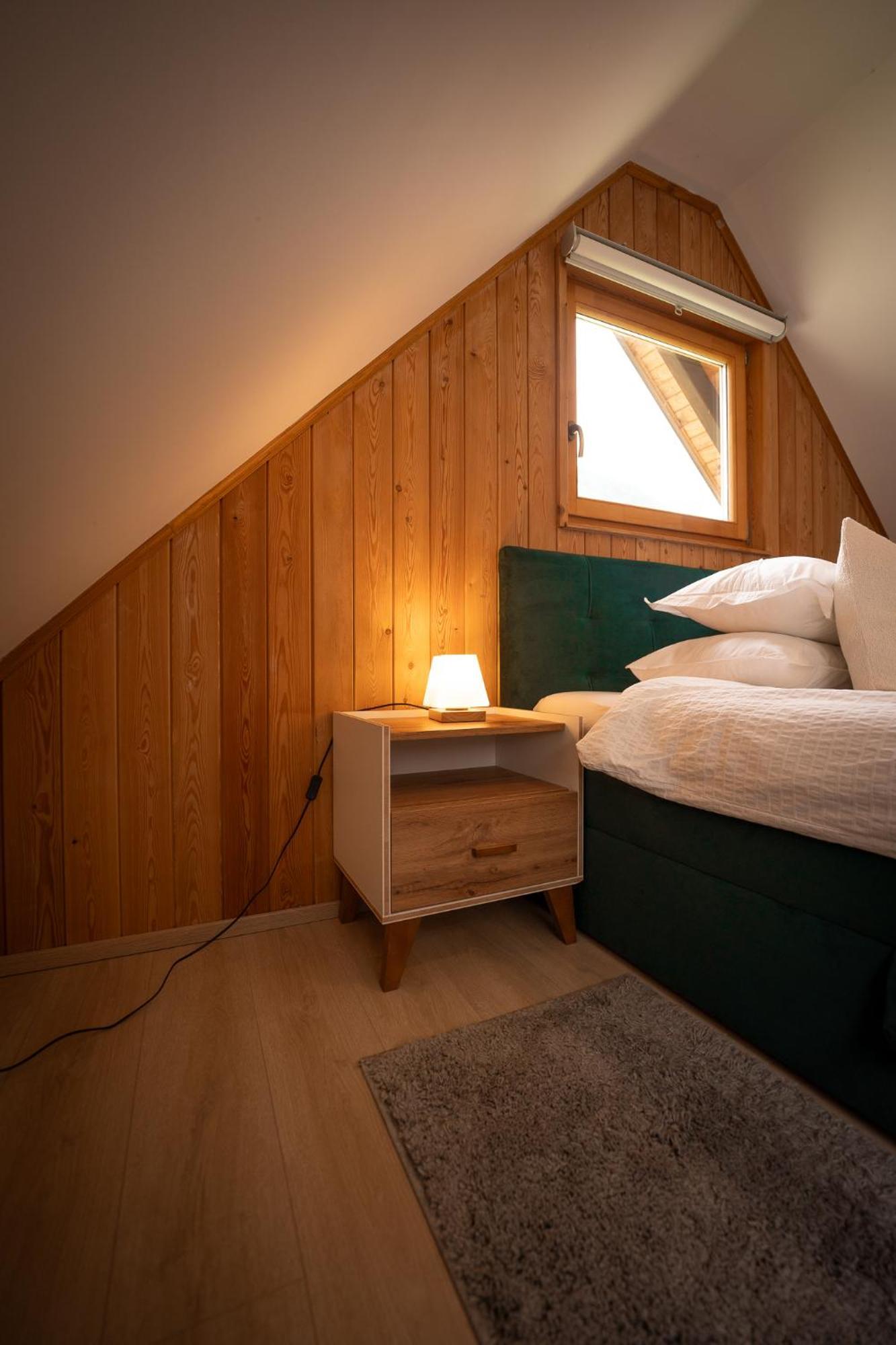Glamping Gozdna Jasa Hotel Бовец Екстериор снимка