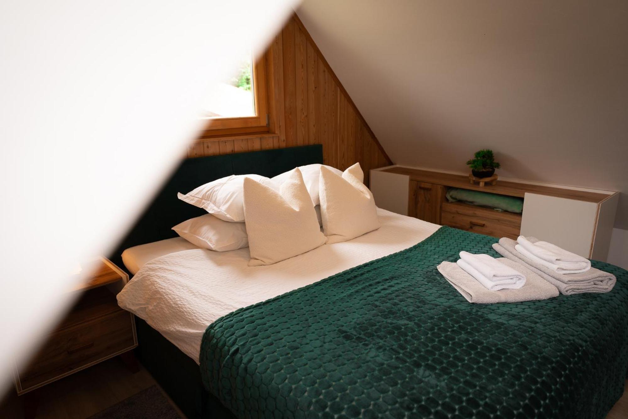 Glamping Gozdna Jasa Hotel Бовец Екстериор снимка