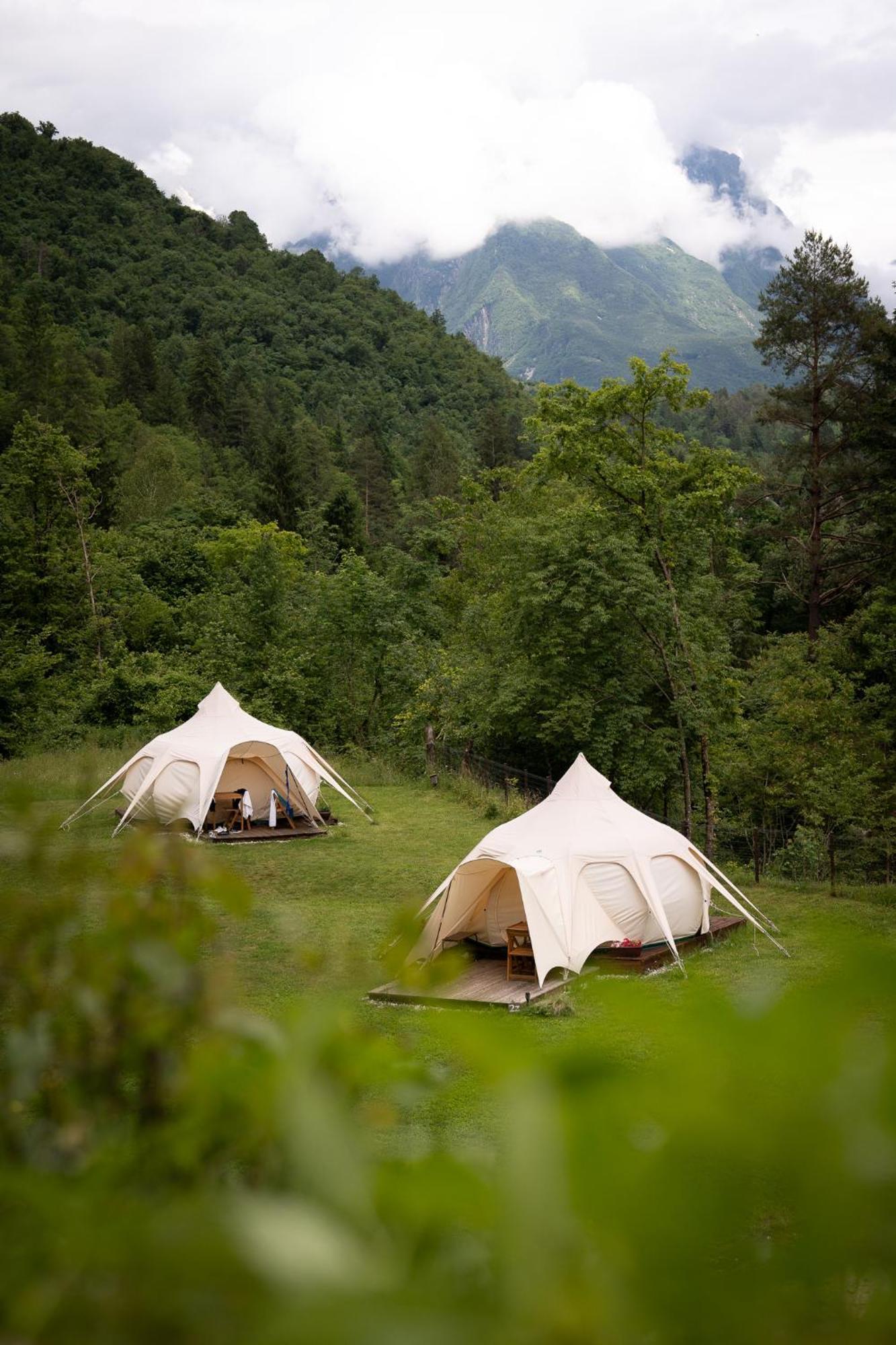 Glamping Gozdna Jasa Hotel Бовец Екстериор снимка