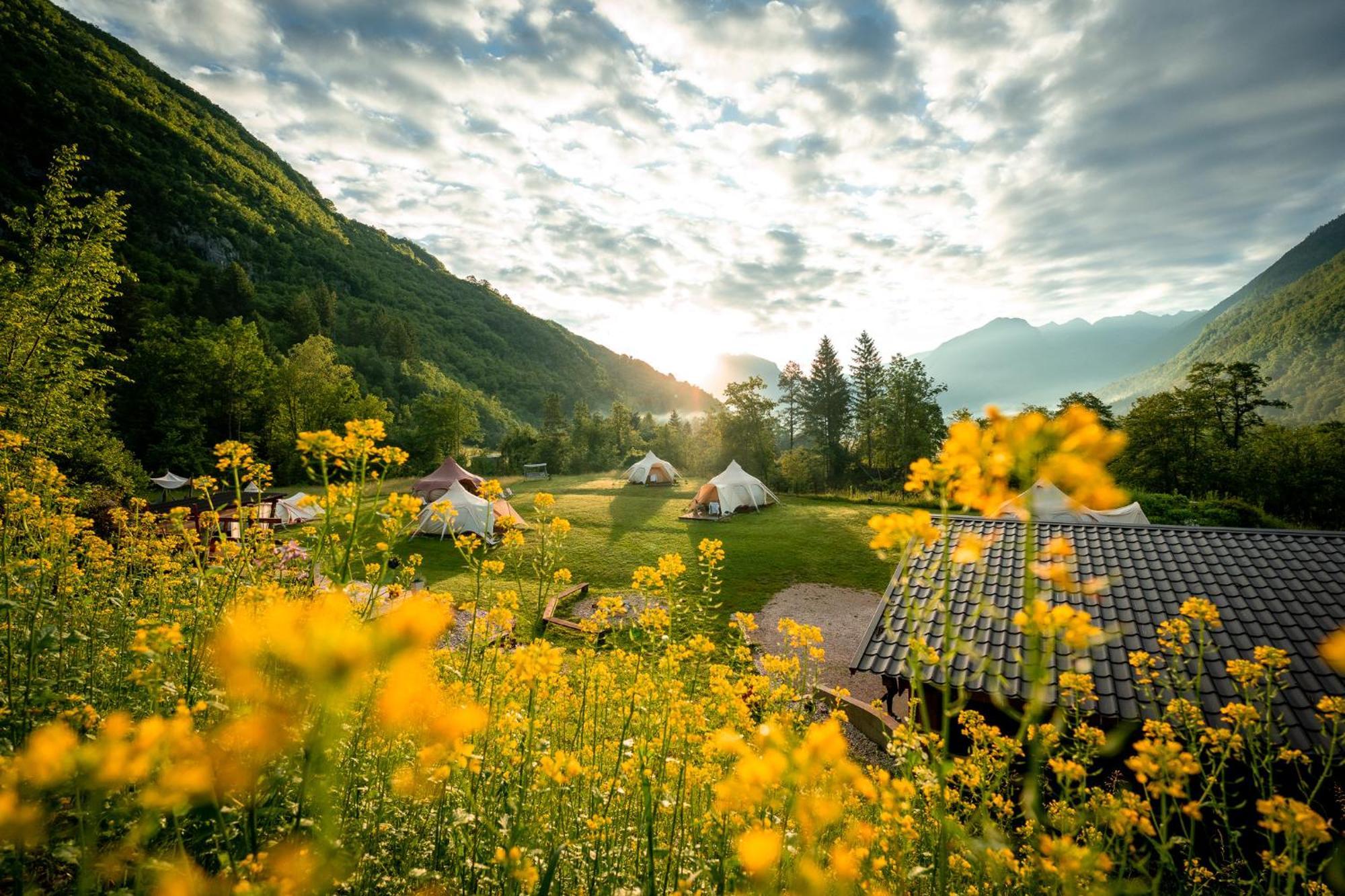 Glamping Gozdna Jasa Hotel Бовец Екстериор снимка